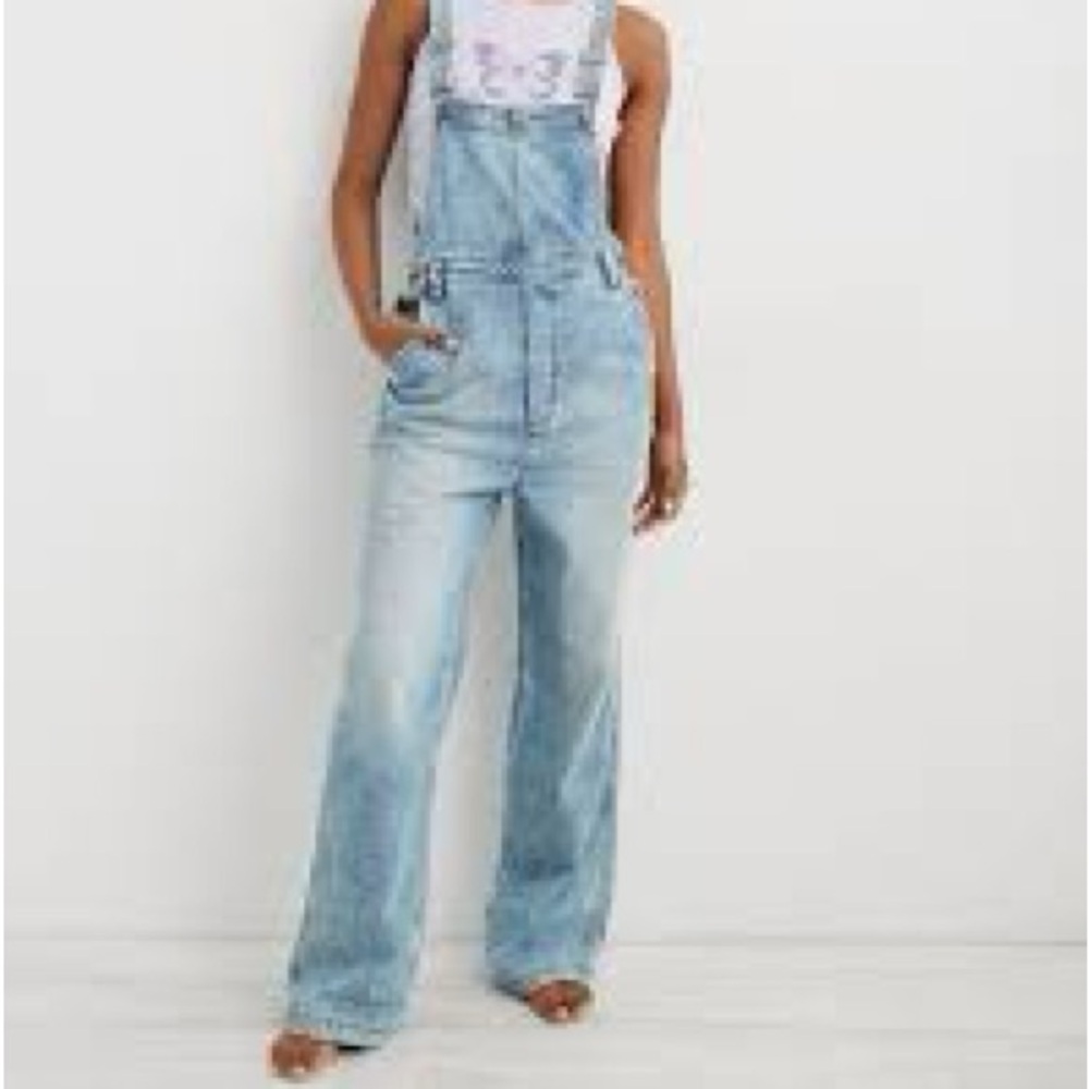 Aerie Y2K Baggy Overalls Light Stonewash Denim Wide Leg EUC  Size L